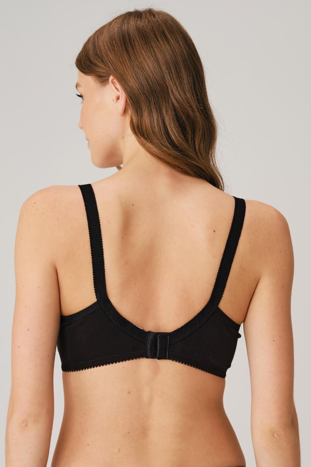 ANIL Kadın Pamuklu Balenli Desteksiz Dolgusuz Toparlayıcı Küçültücü Sütyen 3714 95C - Siyah